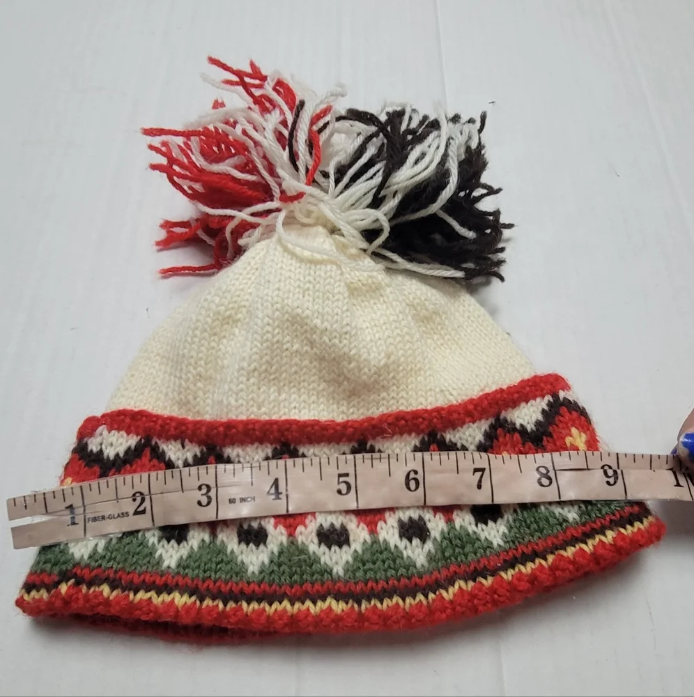 VINTAGE Handmade Hat And Mittens Set